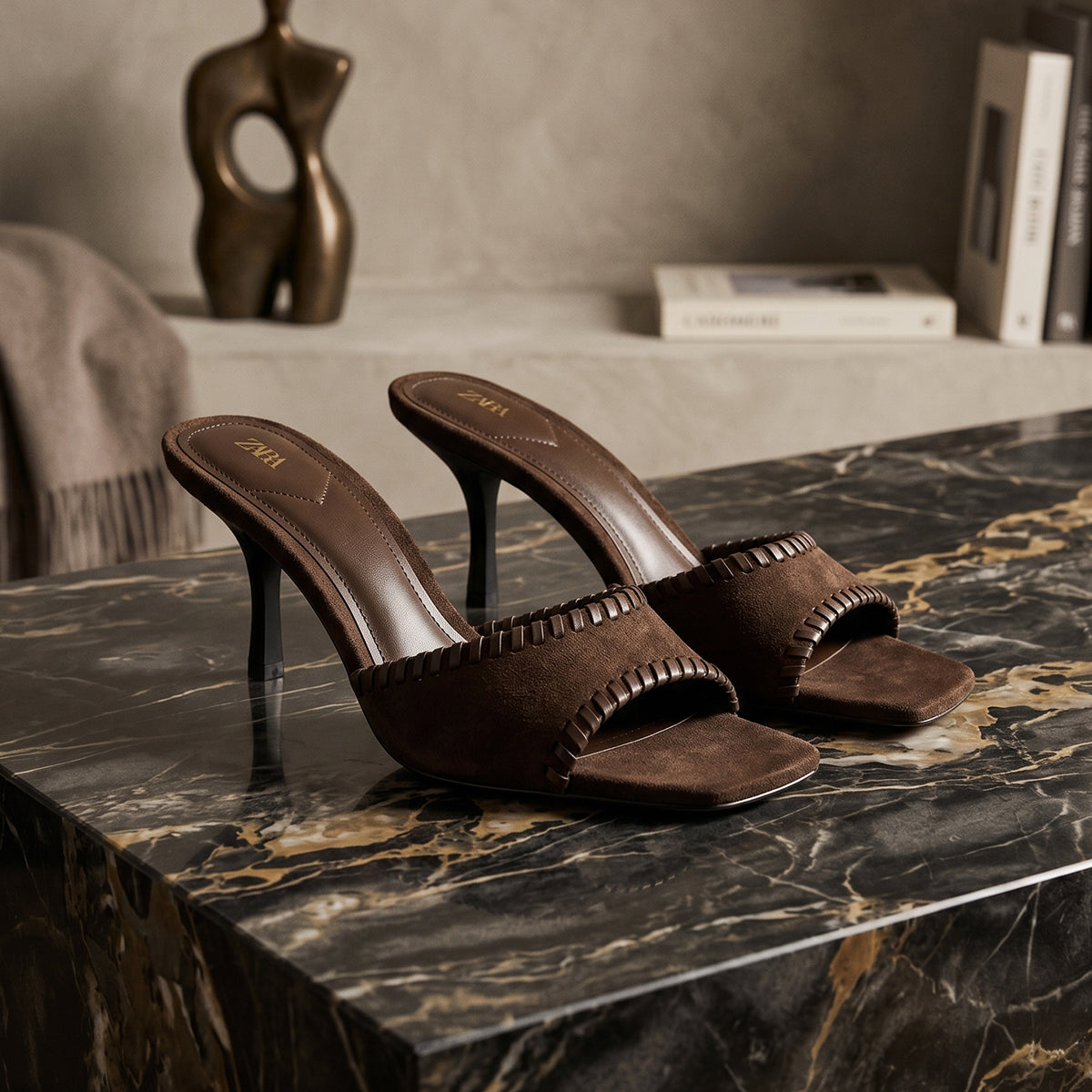 SPLIT SUEDE HEELED